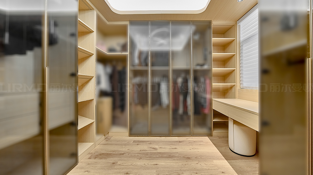 現(xiàn)代風(fēng)-中隆國際